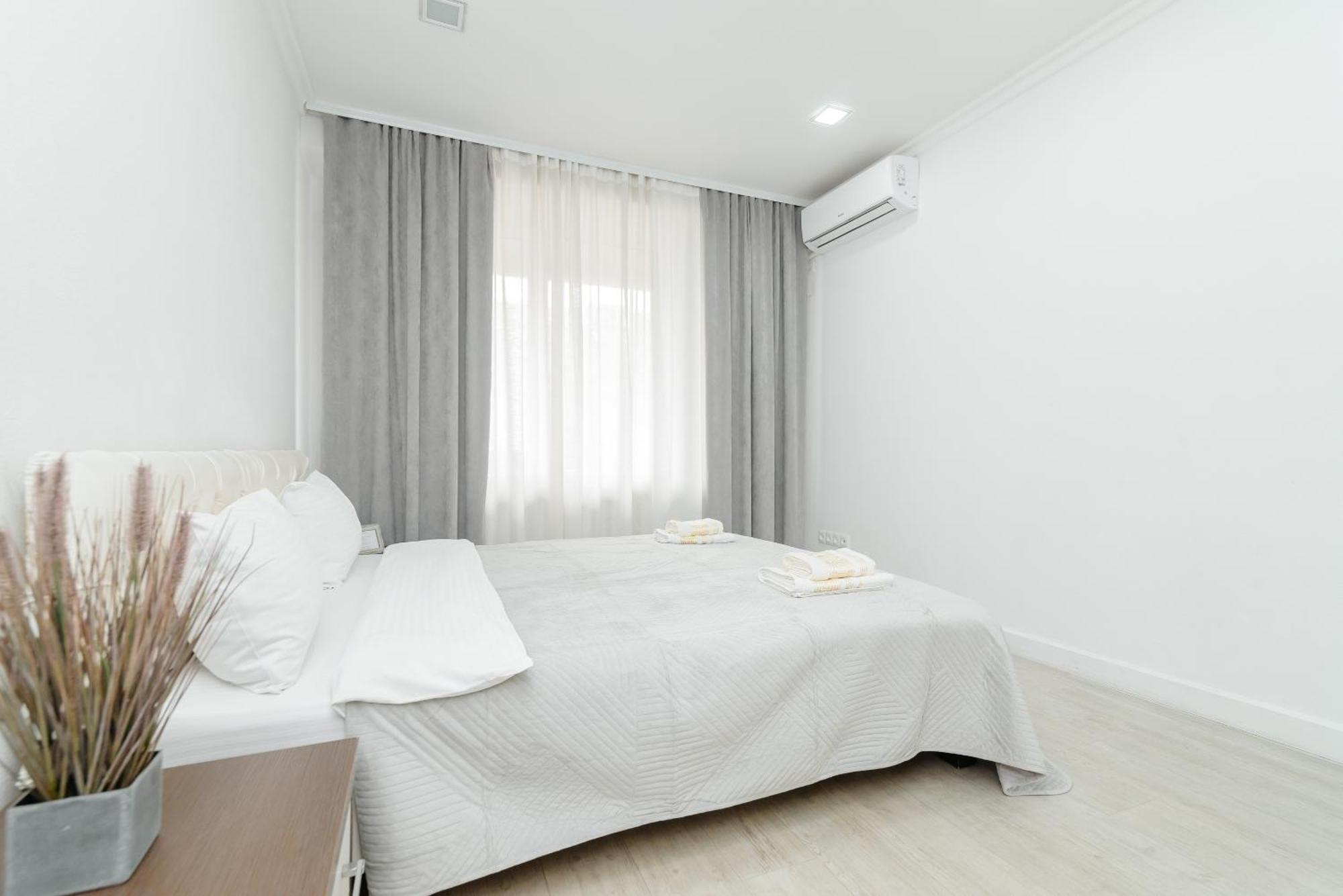 Ultra Centr Chisinau Luxrent Apartment Exterior photo